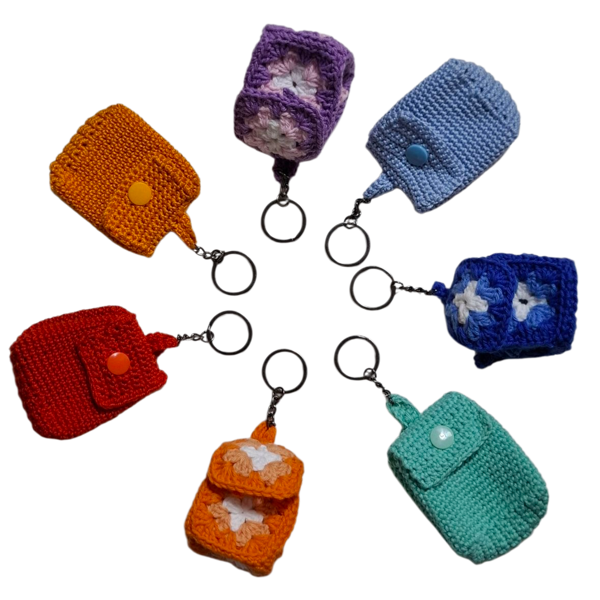 Porta-chaves amigurumi bolsinha em crochet feito à mão - disponível em várias cores